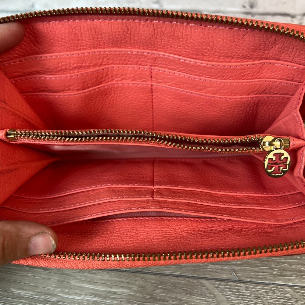 Tory Burch Women's Amanda Continental Leather Wallet Coral - Picture 7 of 9